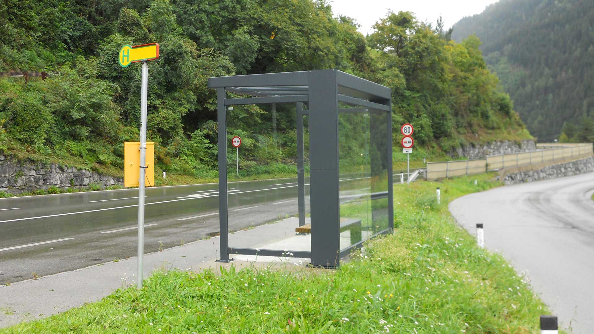 Wartehalle PURE in Fließ