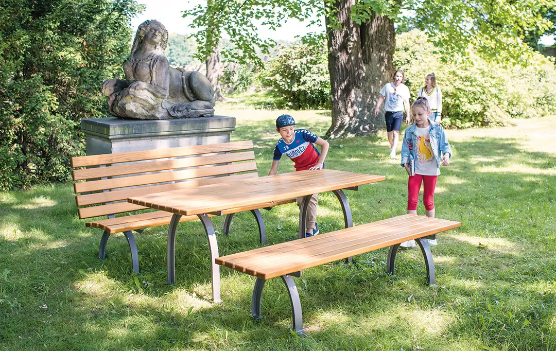 Bank und Tisch ELBA mit Fichtenholzbelattung