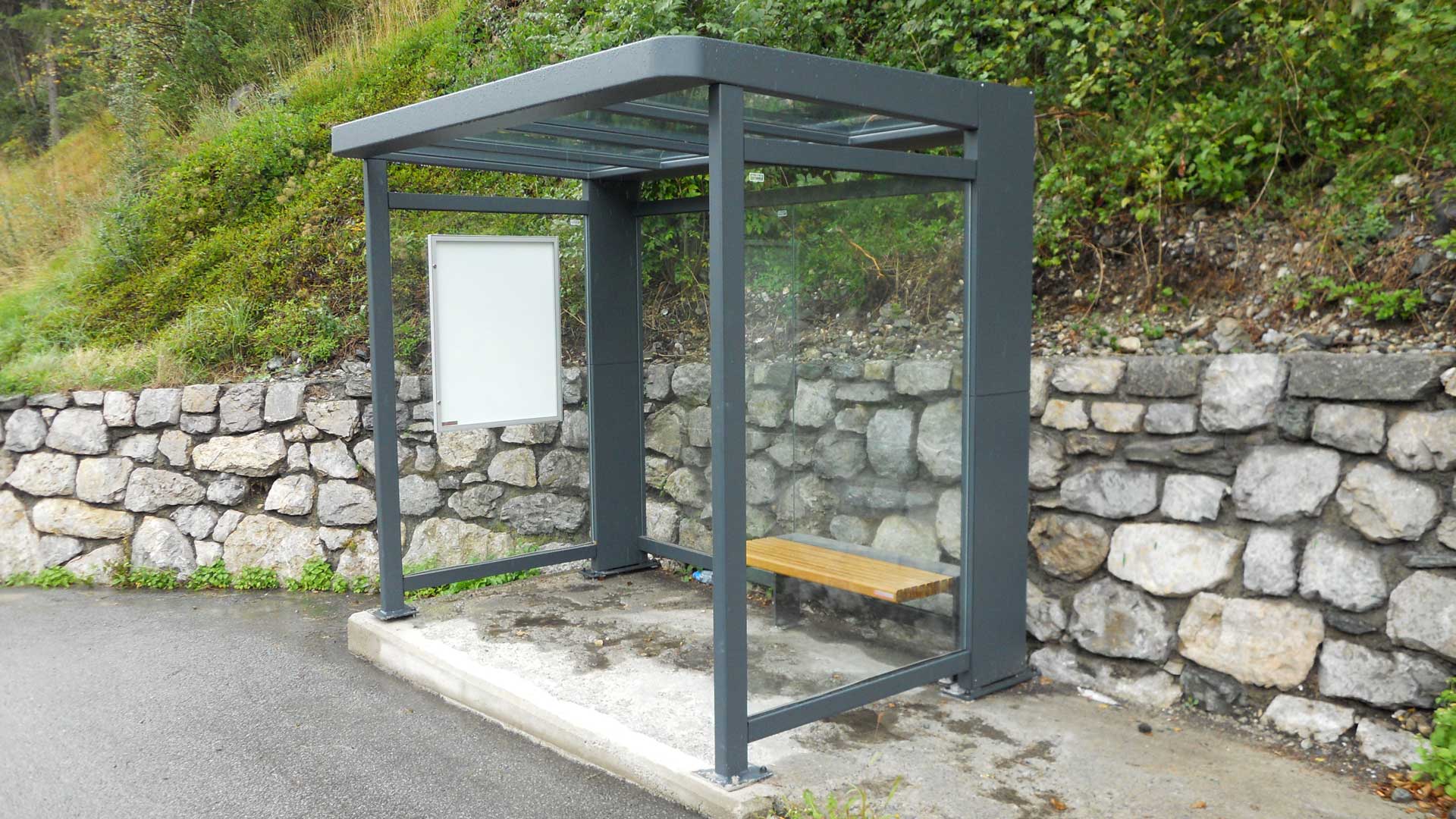 Wartehalle PURE in Fließ