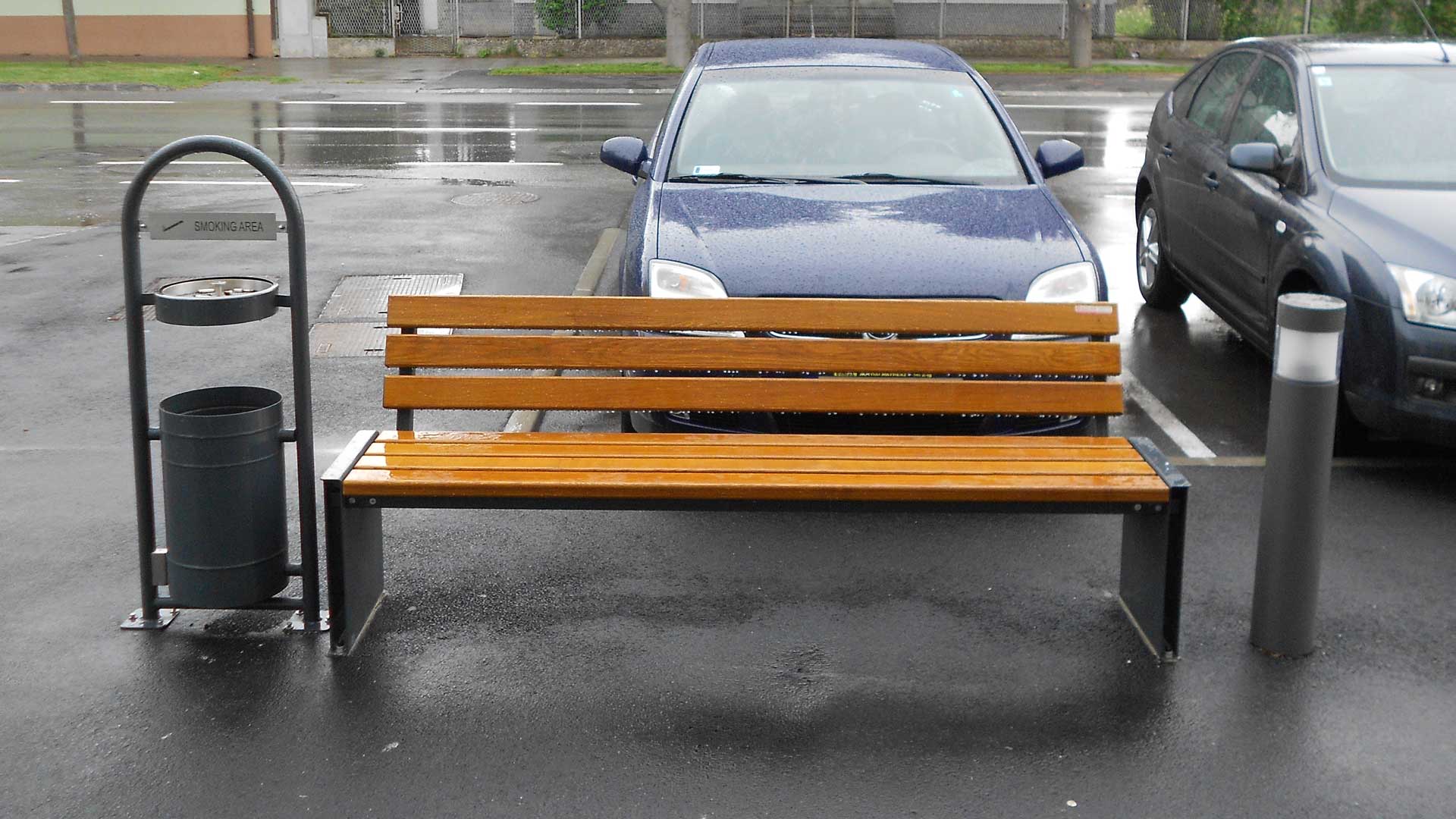 Sitzbank NATURA und Abfallbehälter MULTITALENT in Nikelsdorf Sitzbank NATURA und Abfallbehälter MULTITALENT in Nikelsdorf