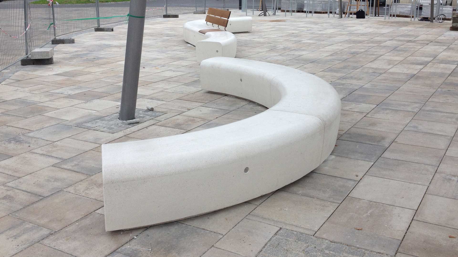 Sitzbank ONDA in Graz