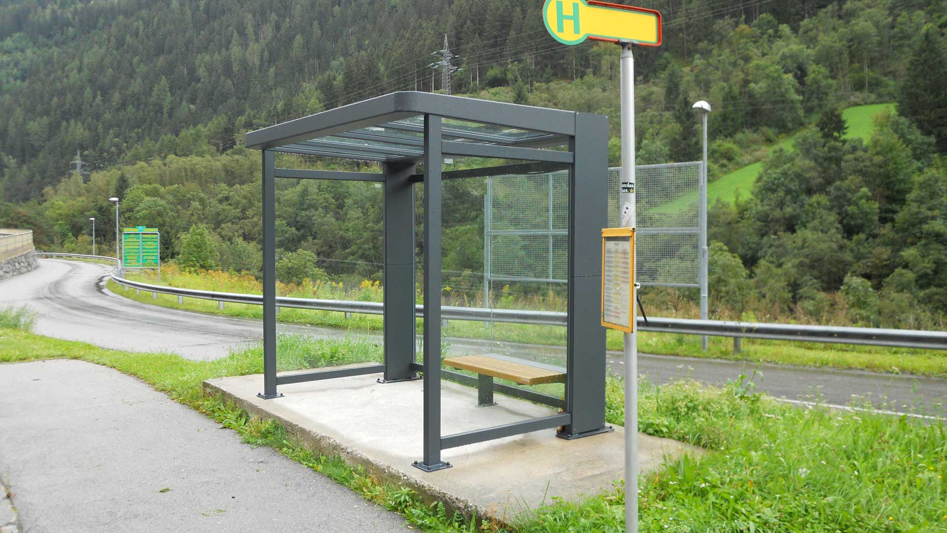 Wartehalle PURE in Fließ