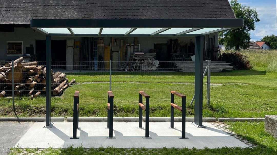 Fahrradüberdachung PURE mit Anhlehnbügel UTAH in Premstätten