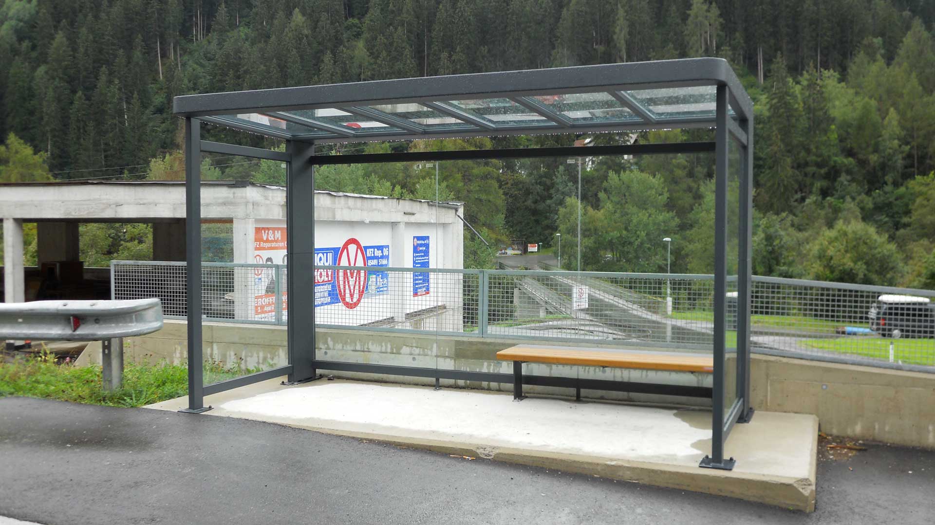 Wartehalle PURE in Fließ