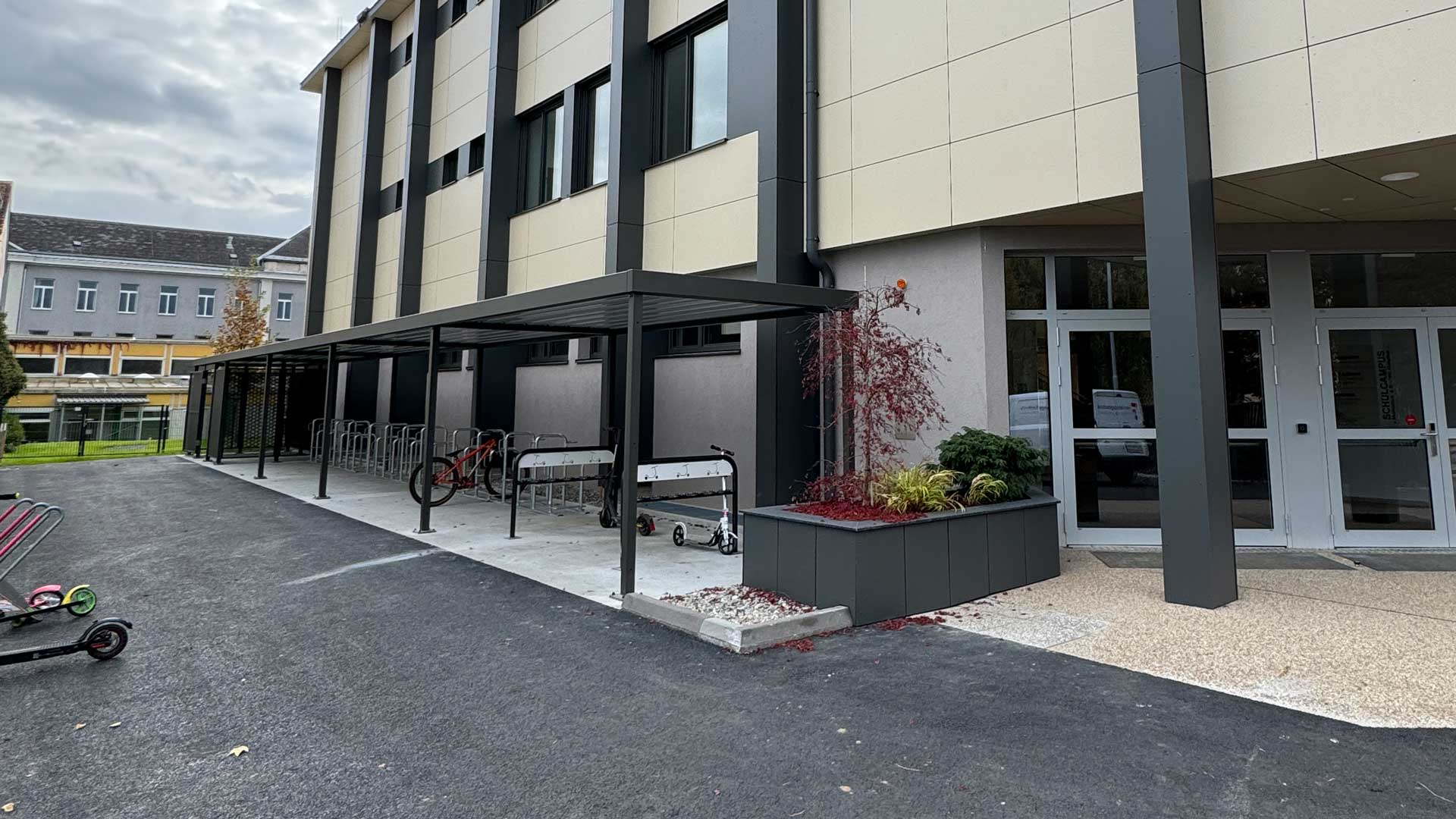 Fahrrad- und Müllüberdachung LUNA in Knittelfeld