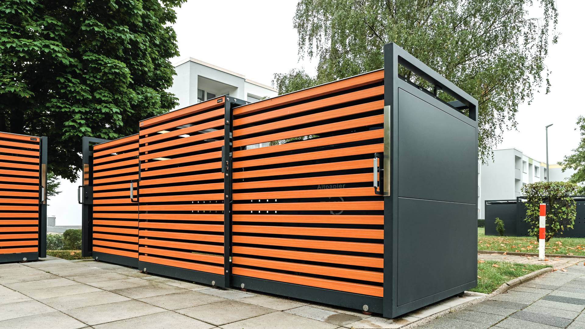 Mülltonnenbox aus Metall mit Holzoptik