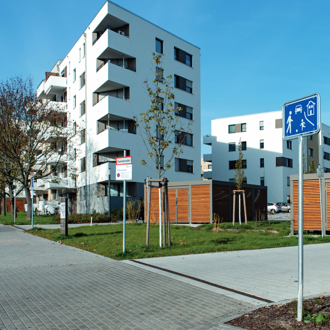 Fahrradüberdachung Multiport im Wohnumfeld