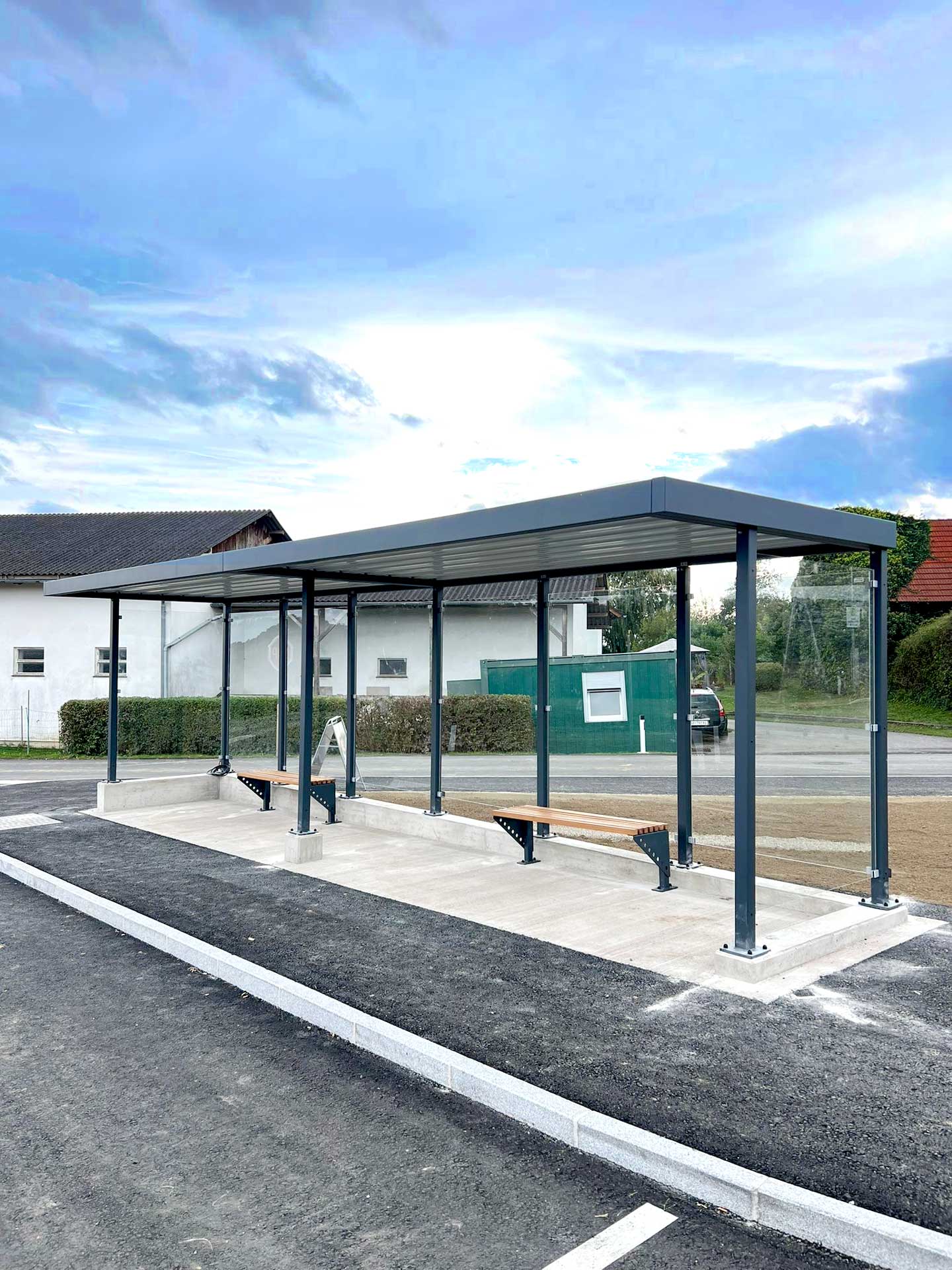 Wartehalle LUNA in Neudorf