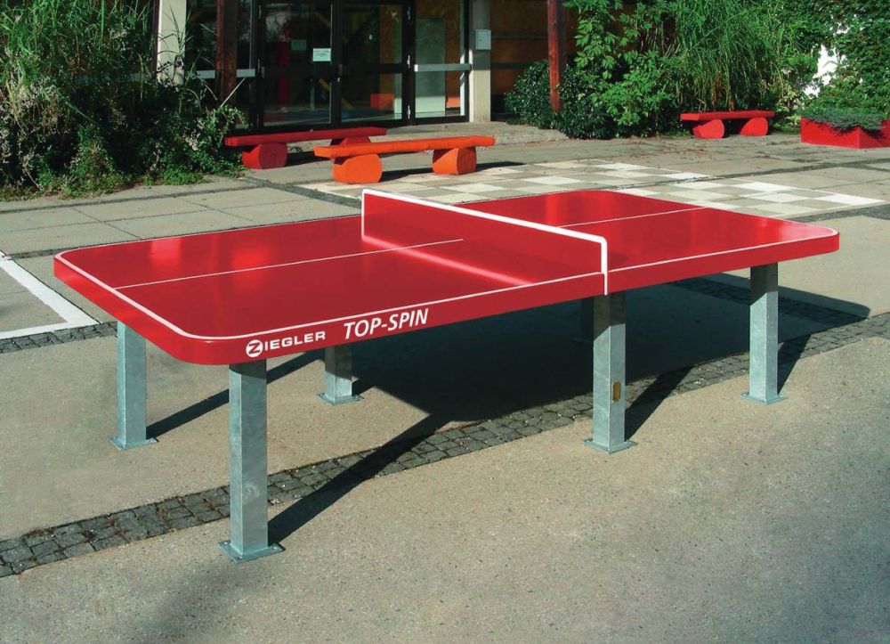 Rote Tischtennisplatte