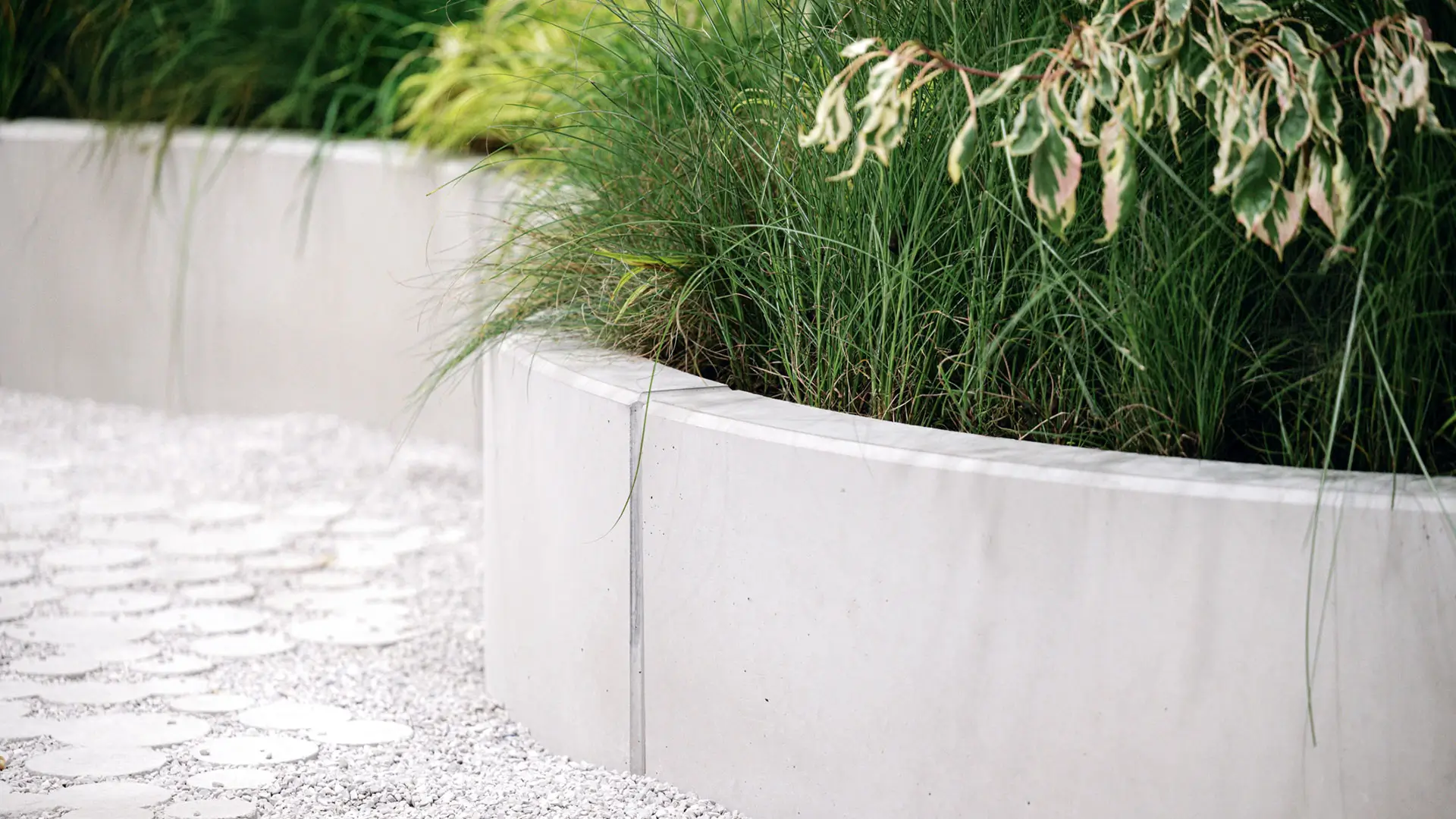 Stützwand MIURA aus selbstverdichtenden Beton
