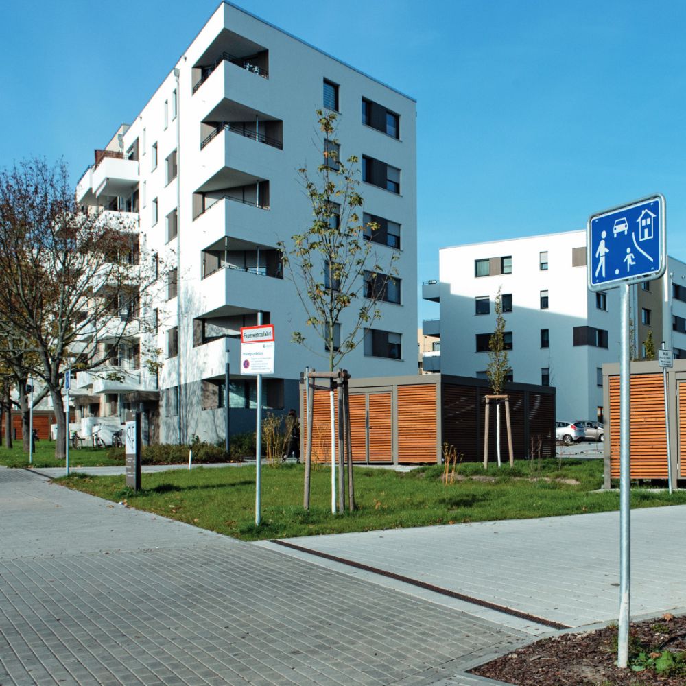 Fahrradüberdachung Multiport im Wohnumfeld